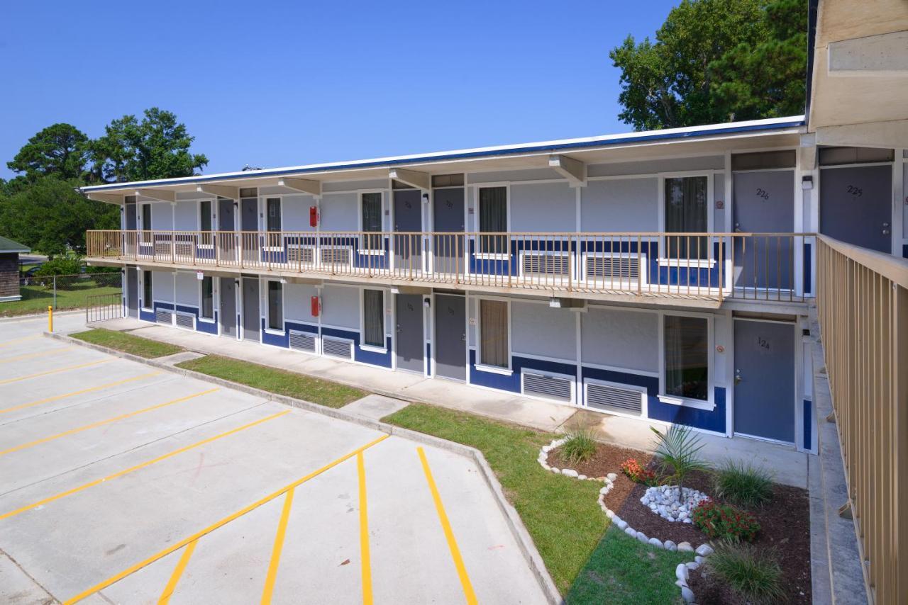 Heart Of Manteo Hotel Exterior photo